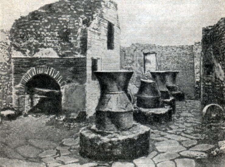 Рис. 1-31. Общественная пекарня, обнаруженная при раскопках Помпеи (Рим.)